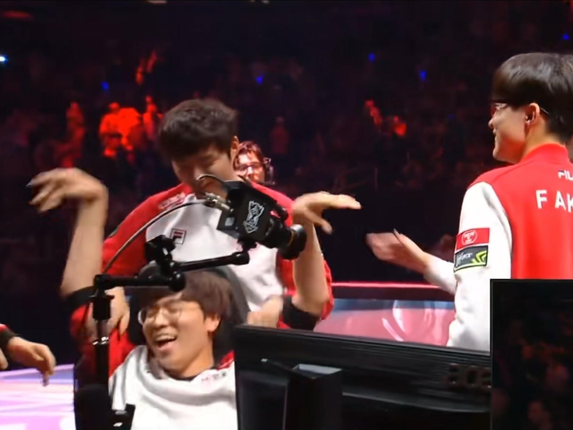 关于Faker巅峰对决，大坂直美与90激战TES分钟，战术调整胜负难料！的信息