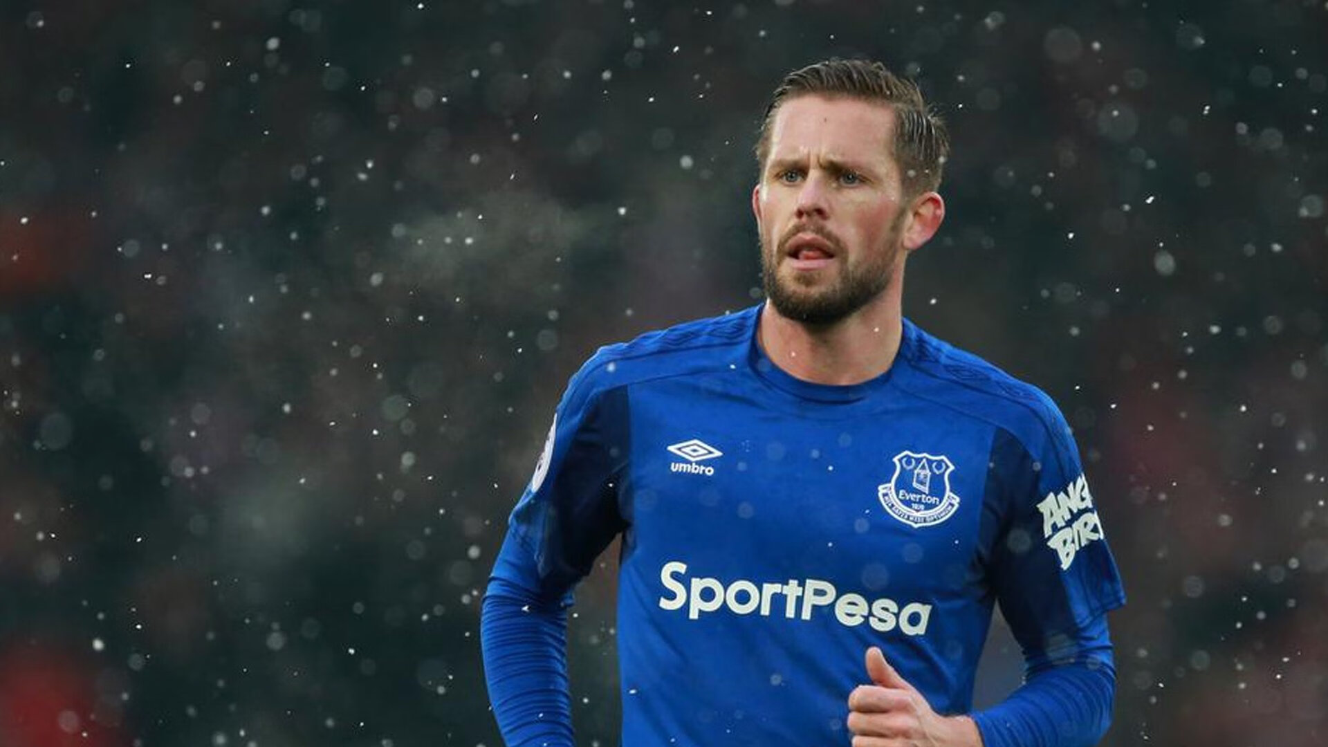 大坂直美重返赛场，爆冷首场状态出色，西班牙队观众沸腾！赛场气氛高涨的简单介绍